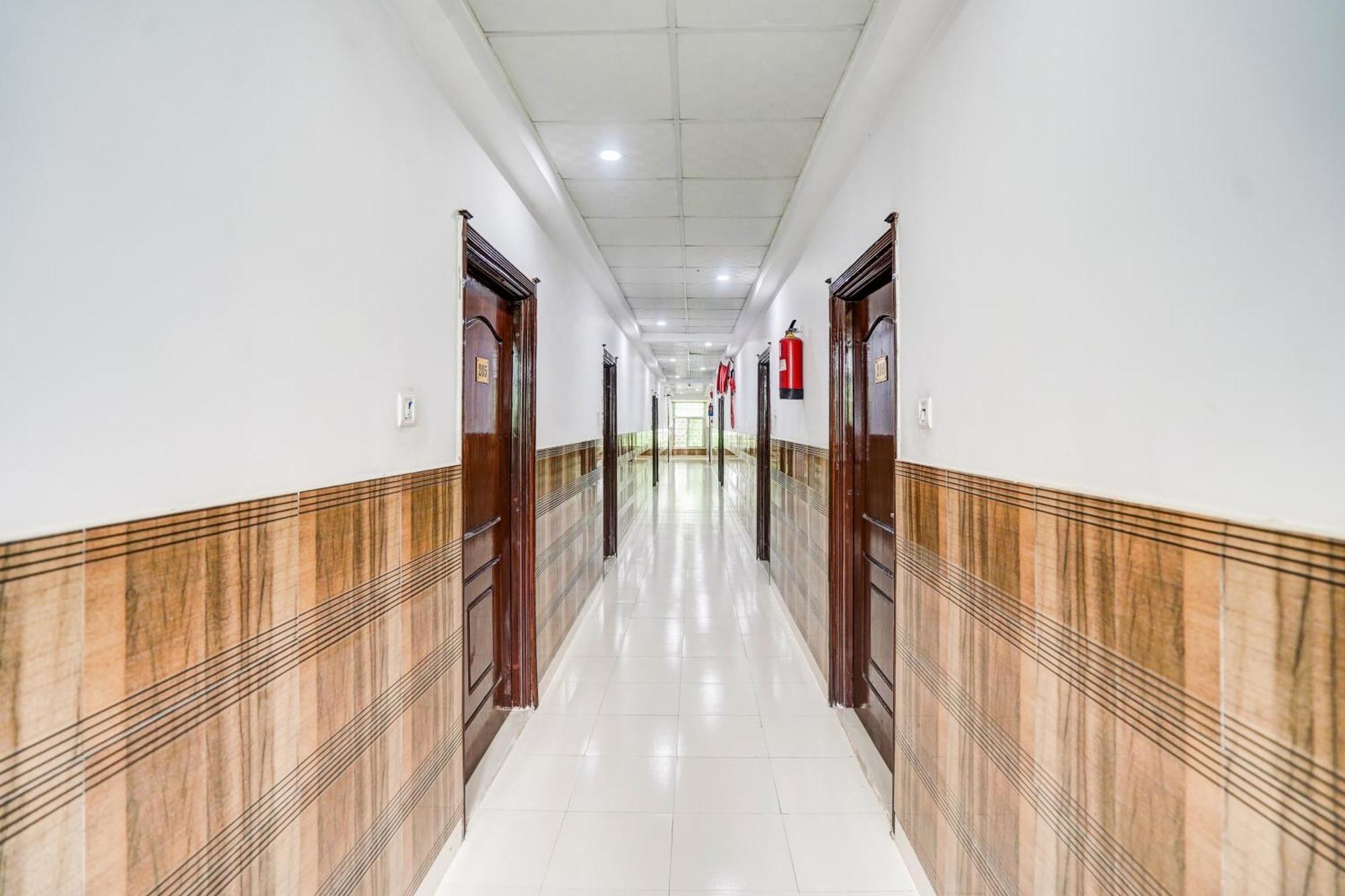 Bijnaur Super Hotel O Sgpgi מראה חיצוני תמונה